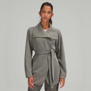 Lululemon Softstreme Belted Wrap
Grey Sage